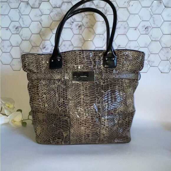 Beautiful Calvin Klein Snake Print Tote Bag - Picture 1 of 9